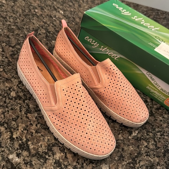 Easy street fresh blush gore slip on sneakers NIB 10WW - Picture 3 of 13